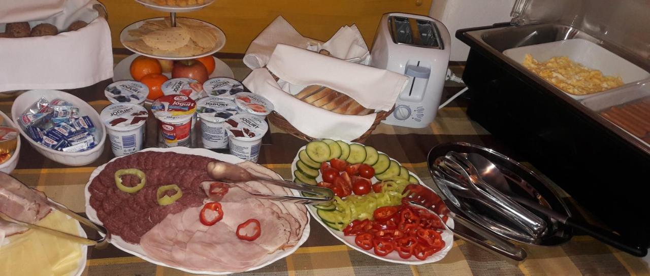 Penzion Zemianska Kuria Dolny Kubin Ngoại thất bức ảnh